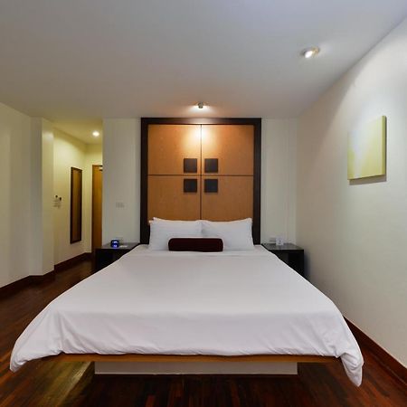 Icheck Inn Sukhumvit 19 Бангкок Экстерьер фото