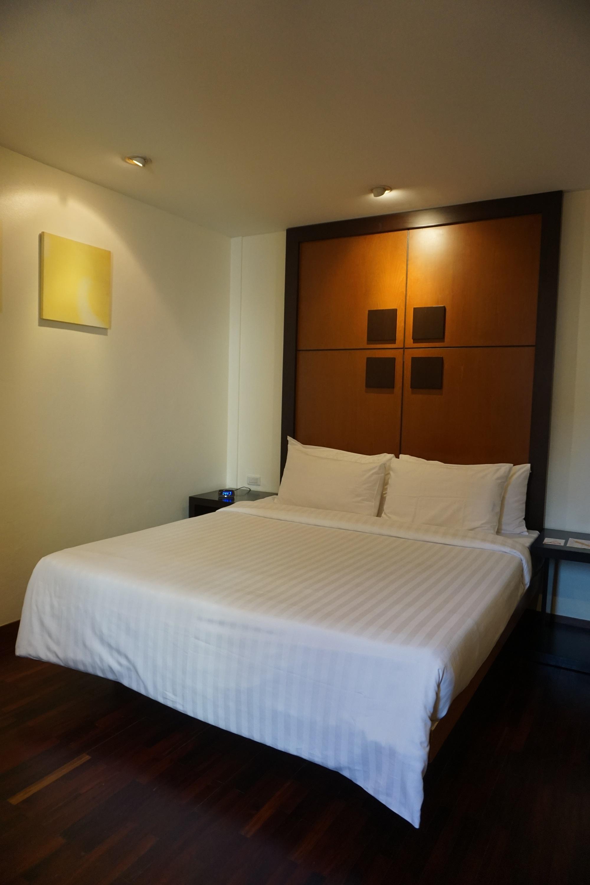 Icheck Inn Sukhumvit 19 Бангкок Экстерьер фото