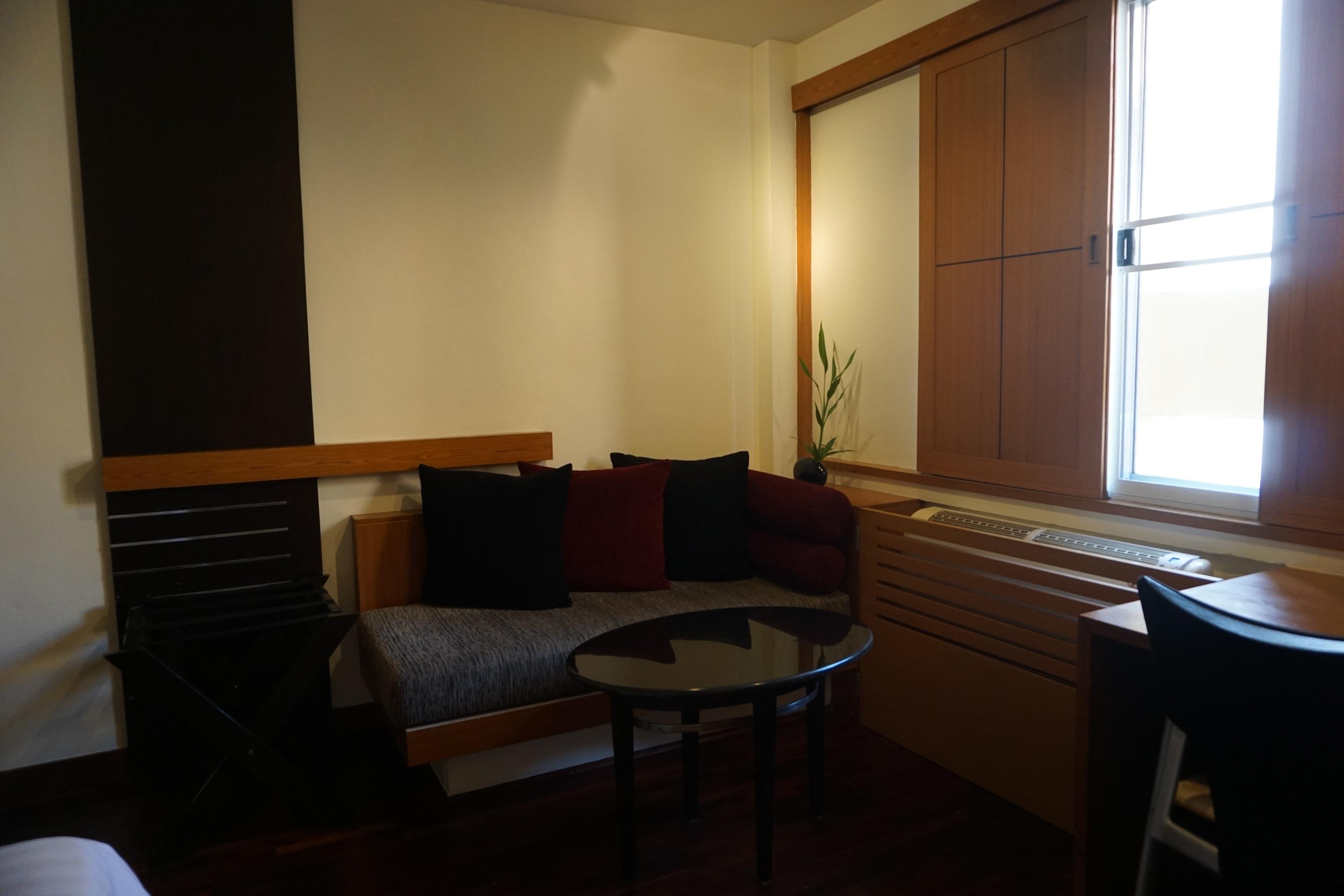 Icheck Inn Sukhumvit 19 Бангкок Экстерьер фото