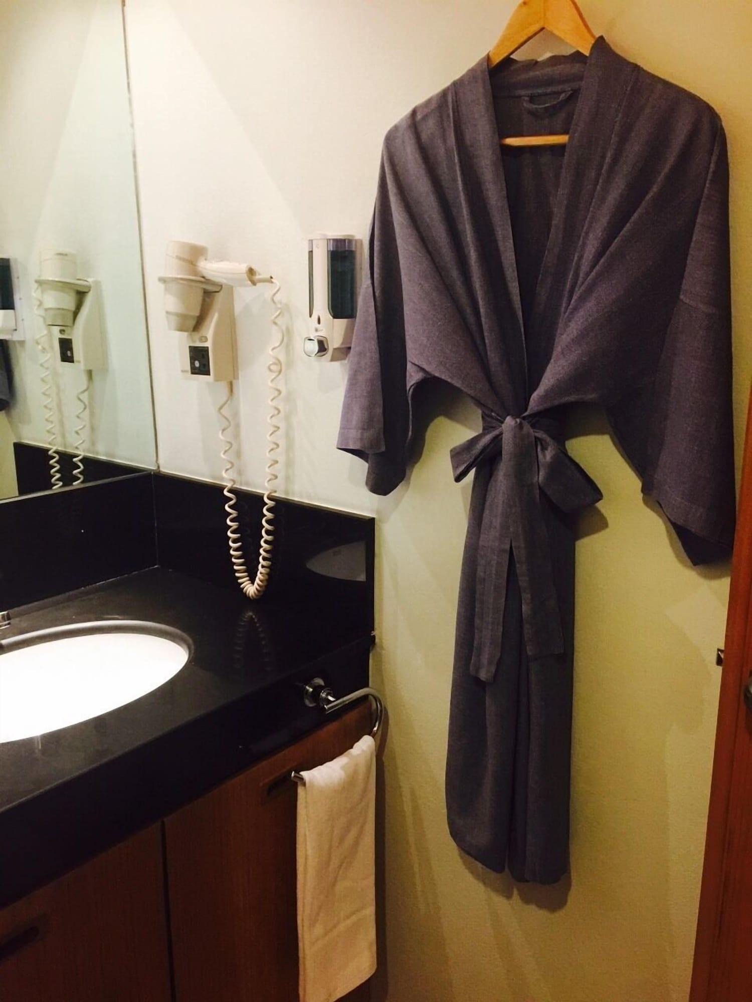 Icheck Inn Sukhumvit 19 Бангкок Экстерьер фото
