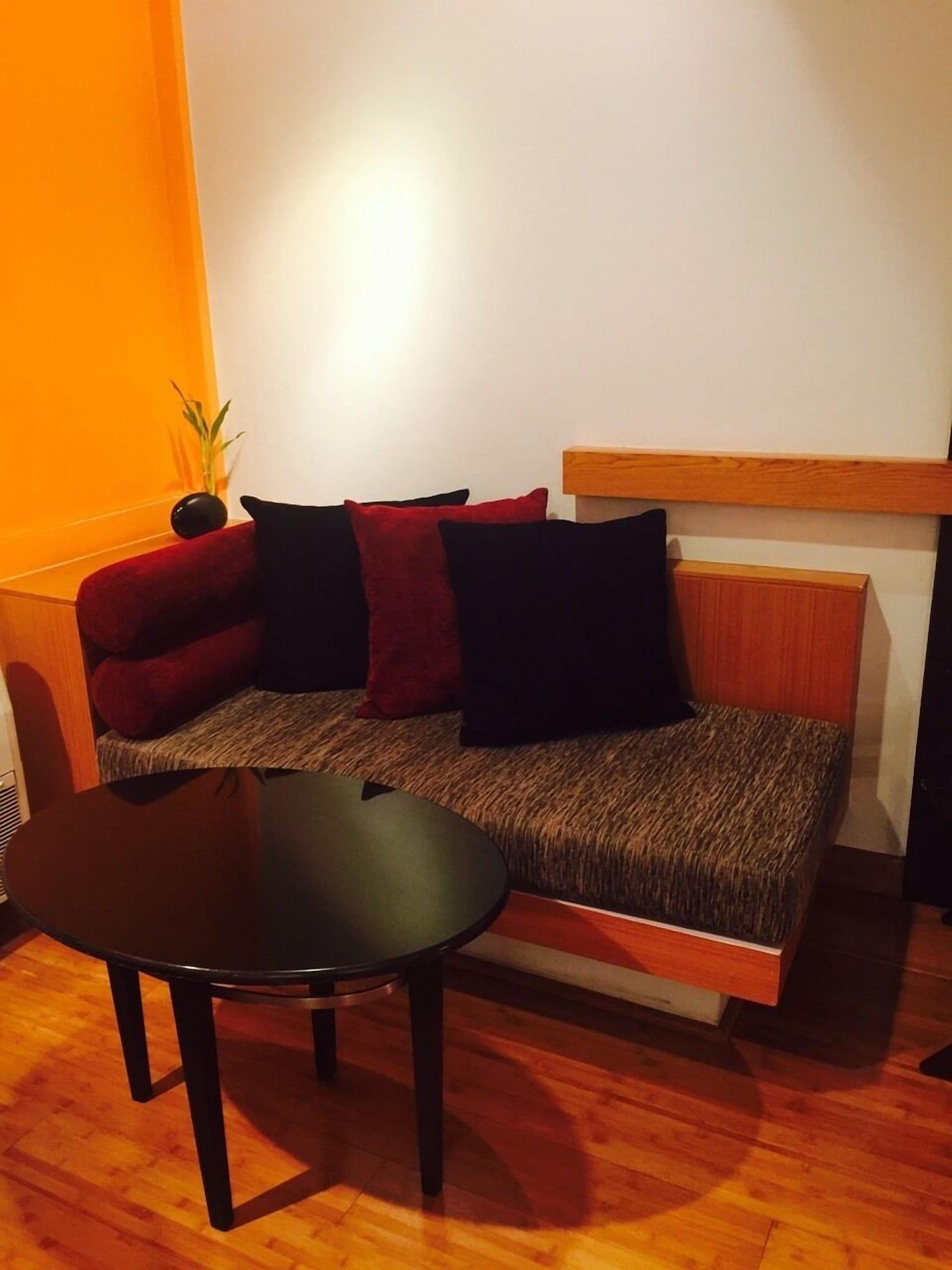 Icheck Inn Sukhumvit 19 Бангкок Экстерьер фото
