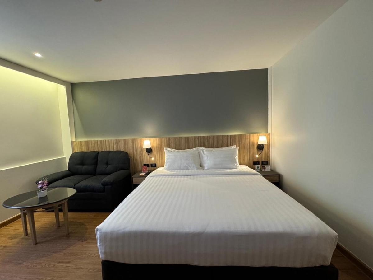 Icheck Inn Sukhumvit 19 Бангкок Экстерьер фото