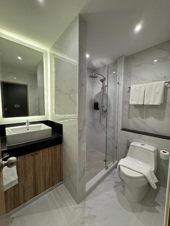 Icheck Inn Sukhumvit 19 Бангкок Экстерьер фото