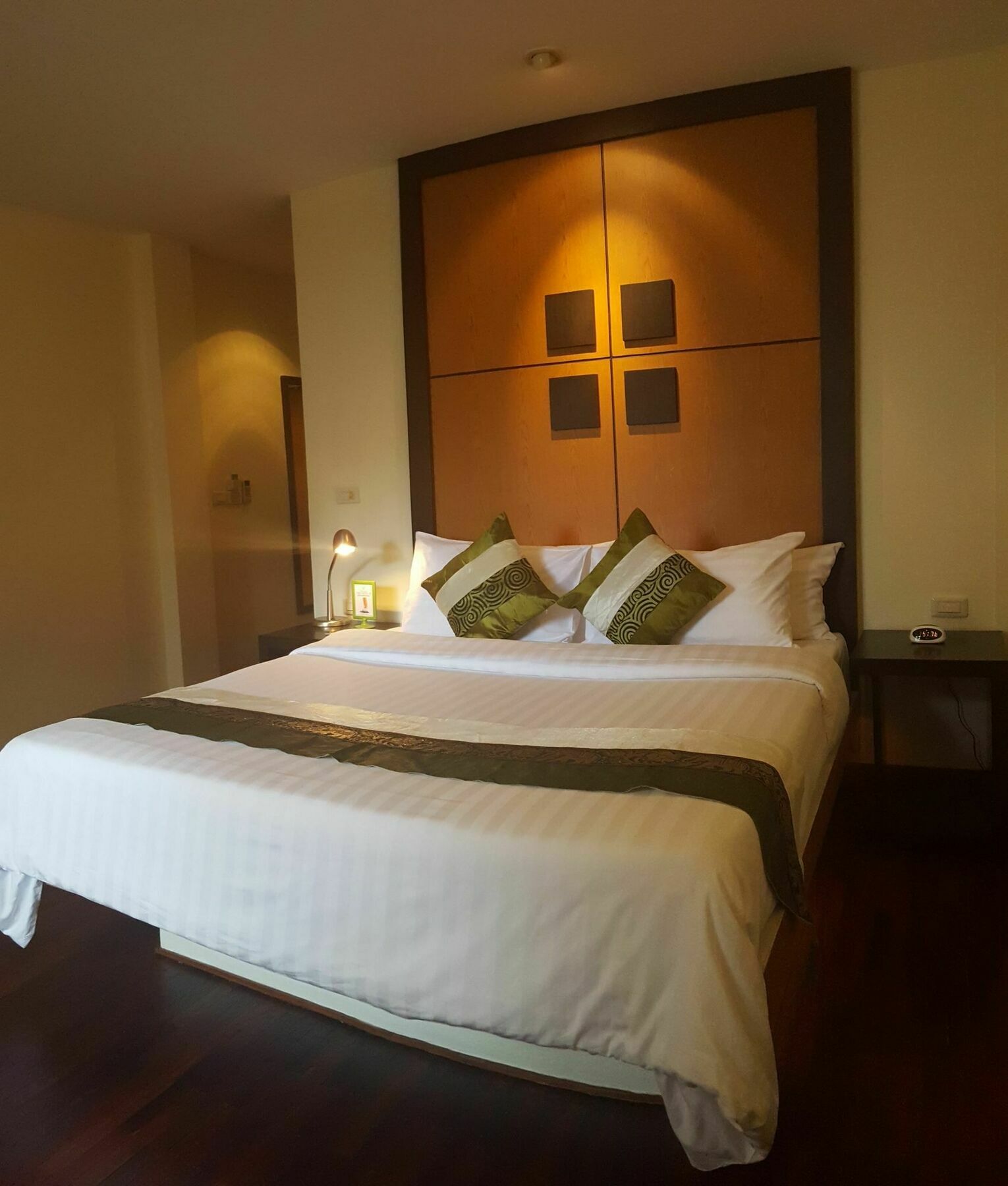 Icheck Inn Sukhumvit 19 Бангкок Экстерьер фото